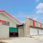 Oyo 93951 Family Guesthouse