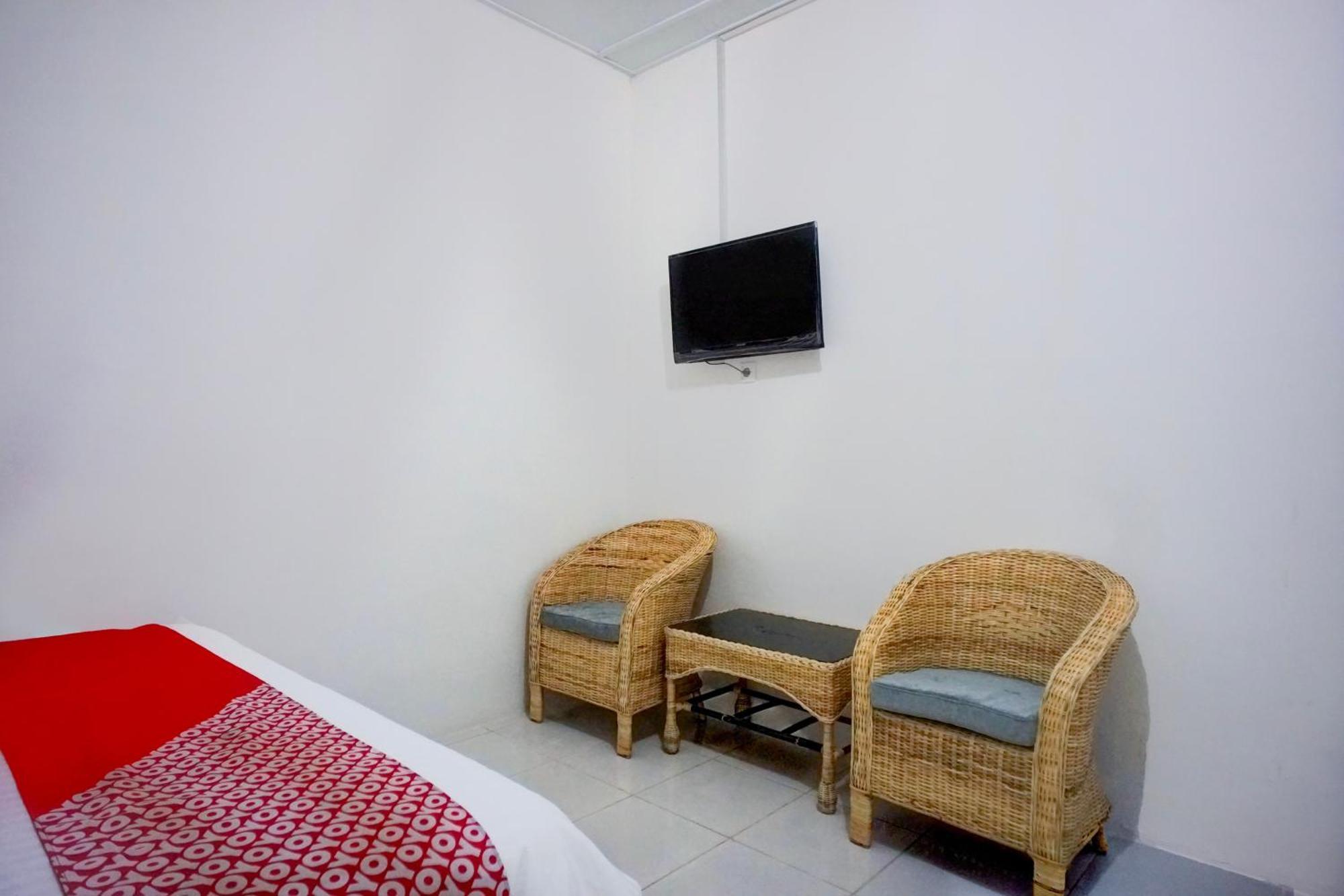 Oyo 93951 Family Hotel