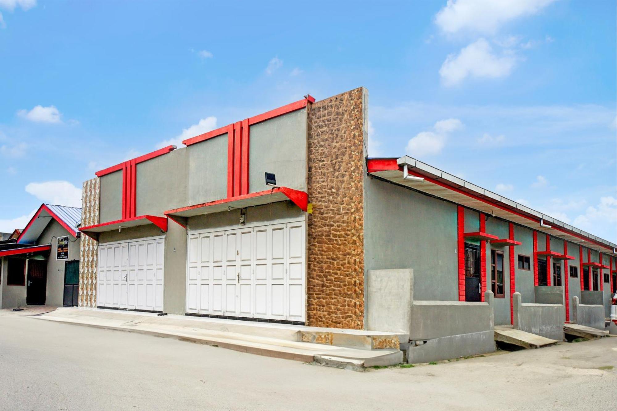 Hotel Oyo 93951 Family Medan